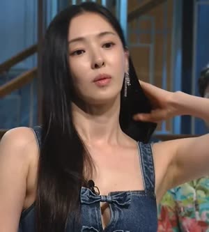 SNL 시즌4 5화 이다희 청 민소매 원피스 틈 가슴골
