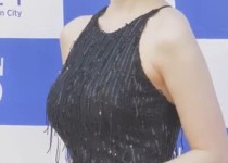 곽수진 레드카펫 홀터넥 블랙 드레스 밀착 몸매